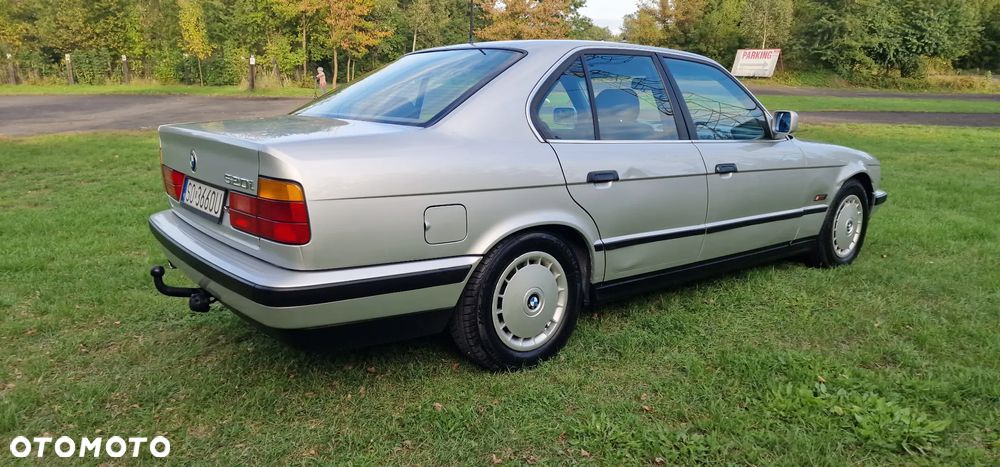 BMW Seria 5 520i - 23