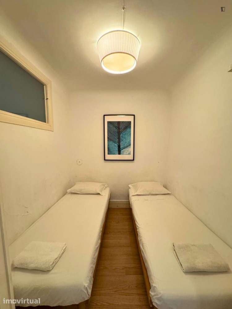 Apartamento com 3 quartos - localizado em Lordelo do Ouro Porto - Grande imagem: 2/18