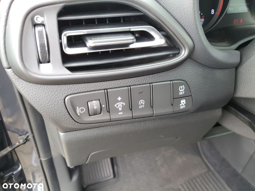 Hyundai i30 1.0 T-GDI Smart DCT - 11