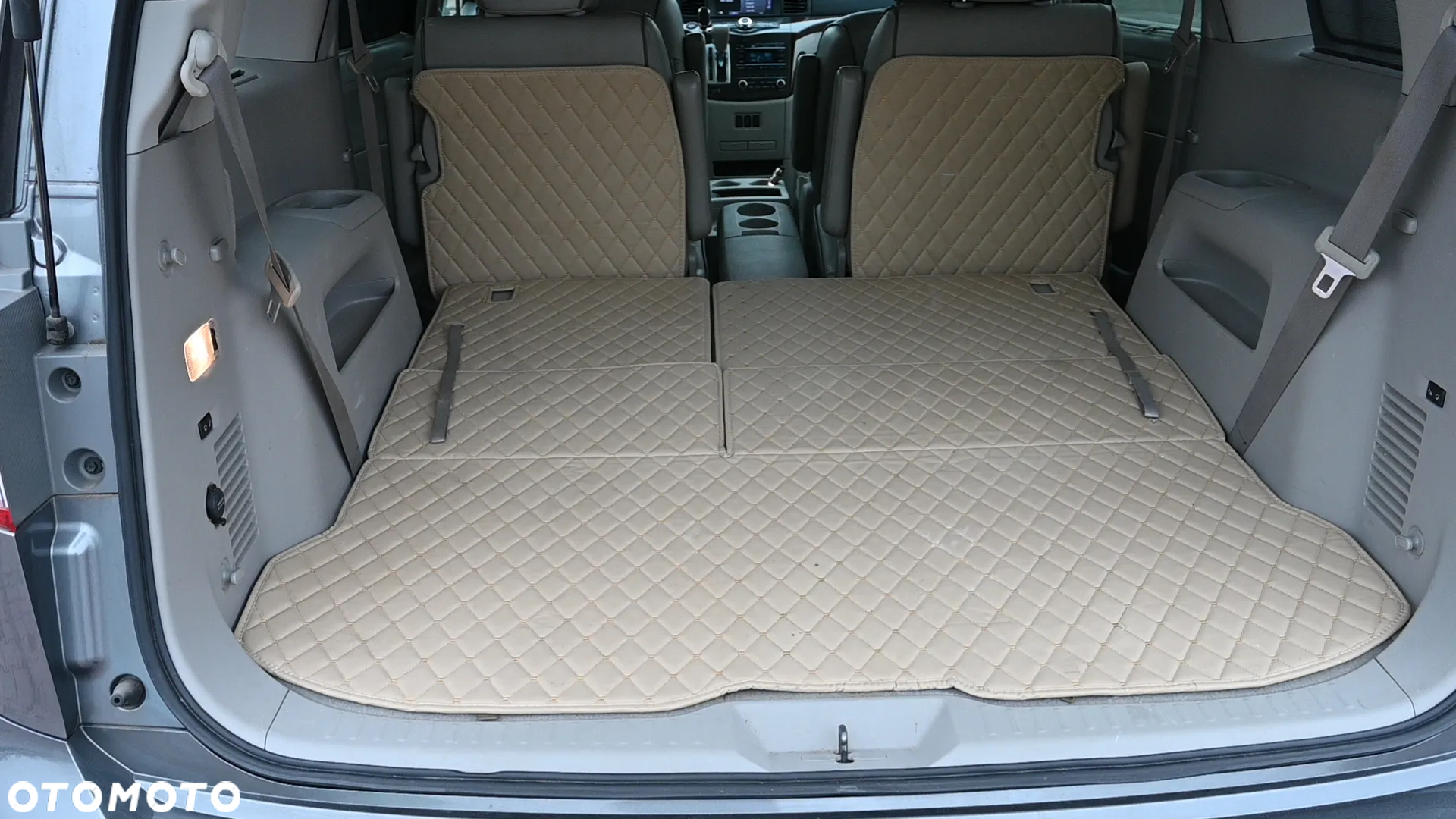 Nissan Quest - 9