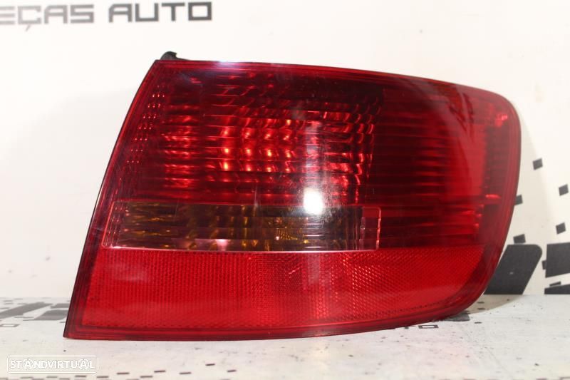 Farolim Direito Audi A6 Avant (4F5, C6)  Farolim Direito Do Chassi Aud - 1