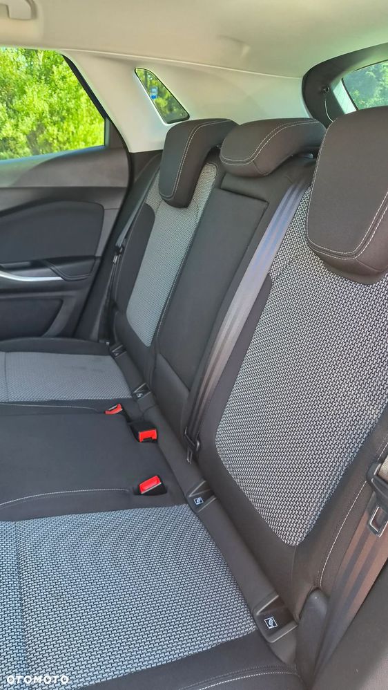 Opel Grandland X 1.2 T GPF Design&Tech S&S - 36