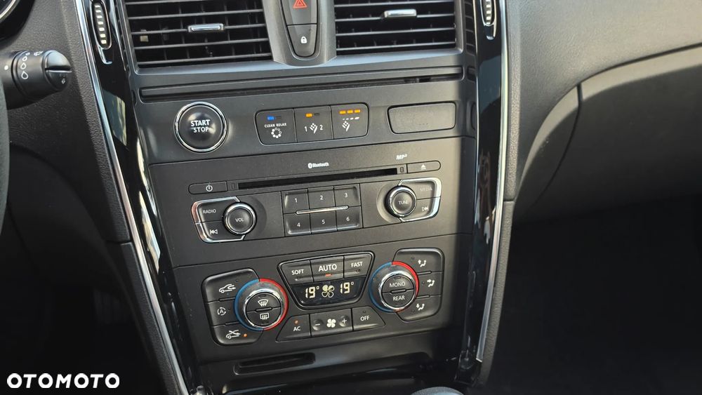 Renault Latitude 2.0 dCi Initiale - 29
