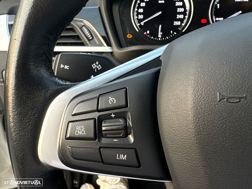BMW X1 25 e xDrive Line Sport - 40
