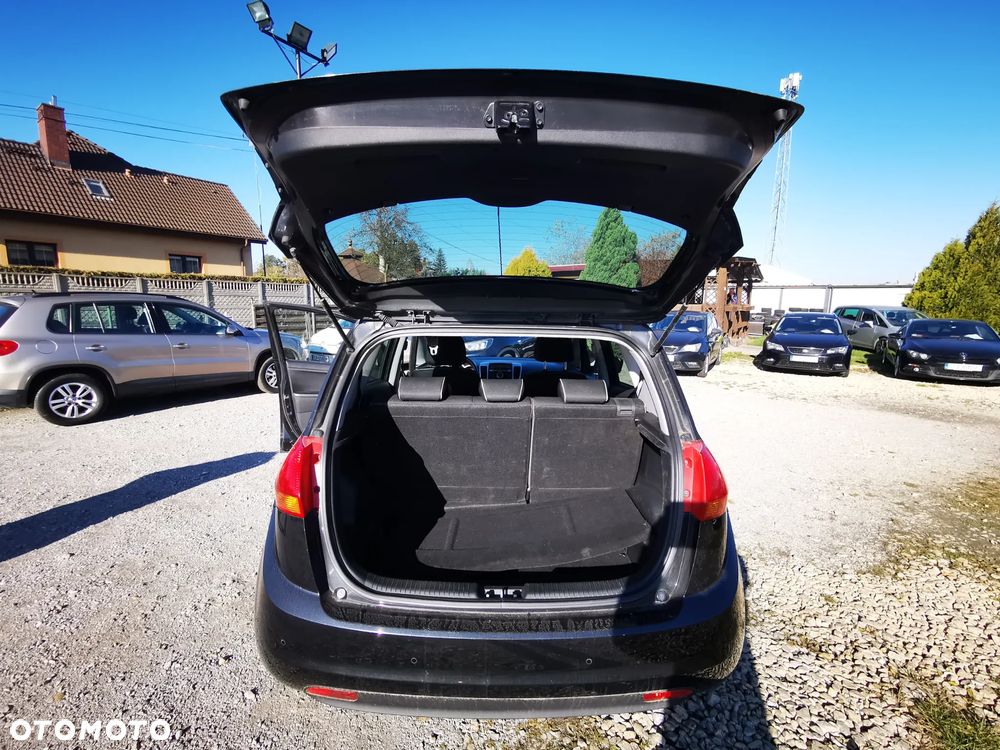 Kia Venga 1.6 CRDi 128 Business Line - 12