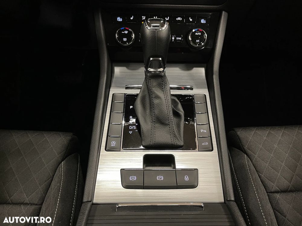 Skoda Superb 2.0 TDI DSG Ambition - 21