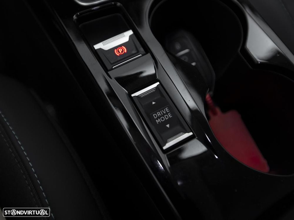 Peugeot 2008 1.5 BlueHDi Allure Pack - 20