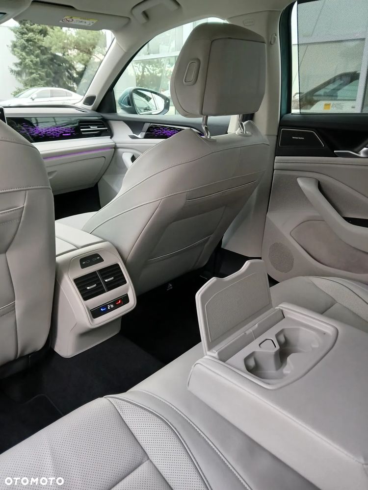 Volkswagen Passat Variant 2.0 TDI SCR Elegance DSG - 27