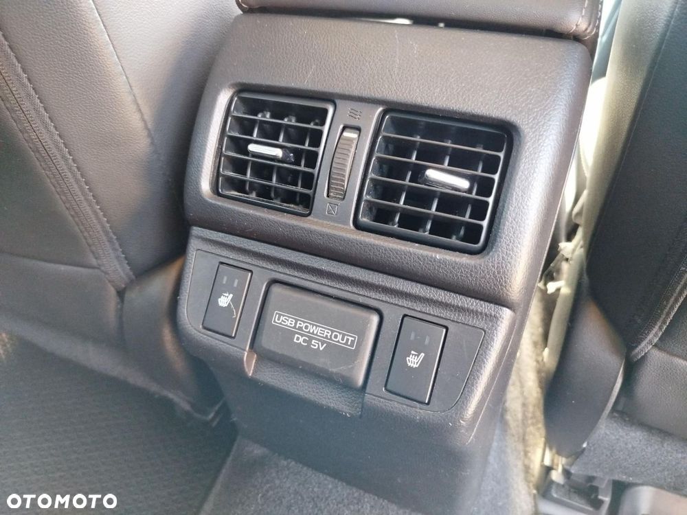 Subaru Outback 2.5i Exclusive - 13