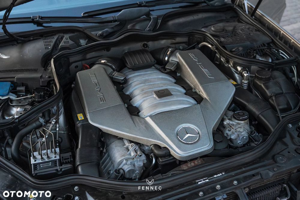 Mercedes-Benz Klasa E 63 AMG - 36