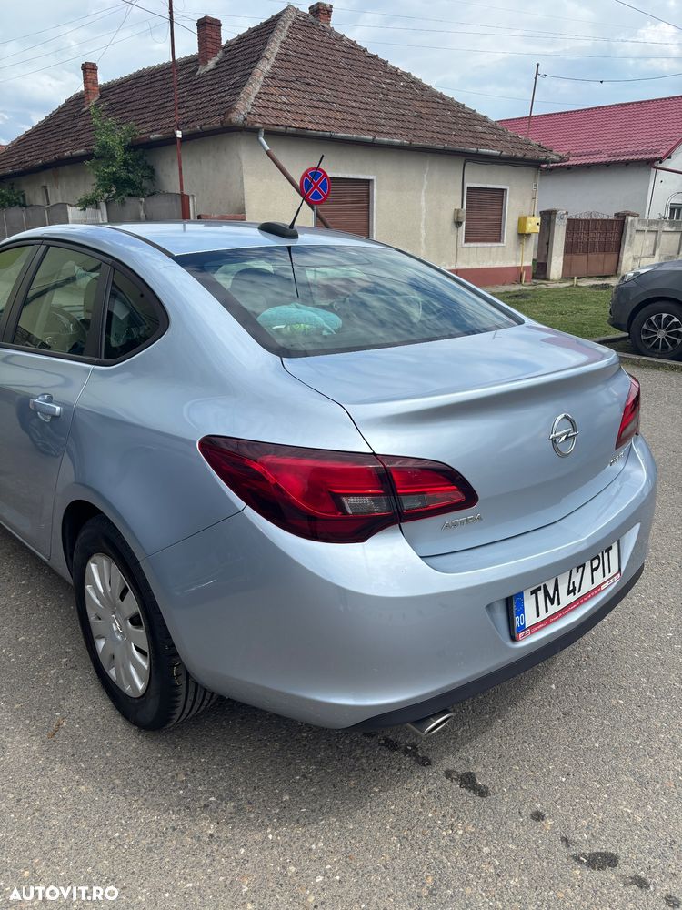 Opel Astra - 4