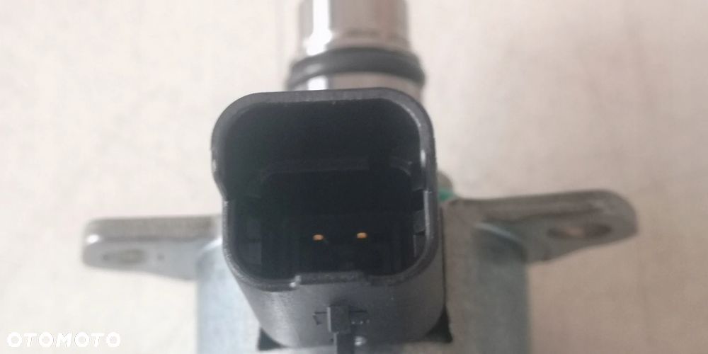 ZAWÓR REGULACJI CIŚNIENIA PALIWA FORD 1945275 - 4