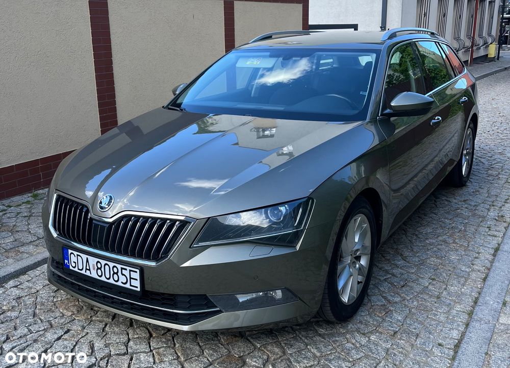 Skoda Superb 2.0 TDI 4x4 Style DSG - 6