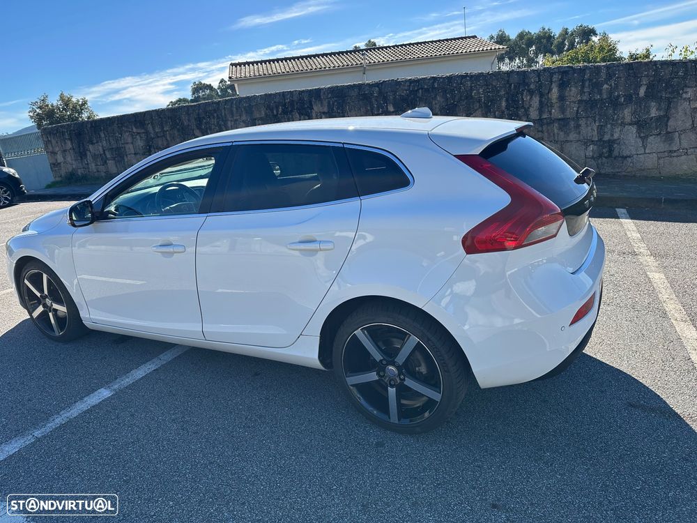 Volvo V40 D2 Momentum - 23