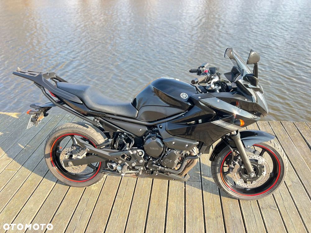 Yamaha XJ - 6