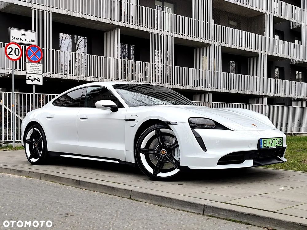Porsche Taycan - 4