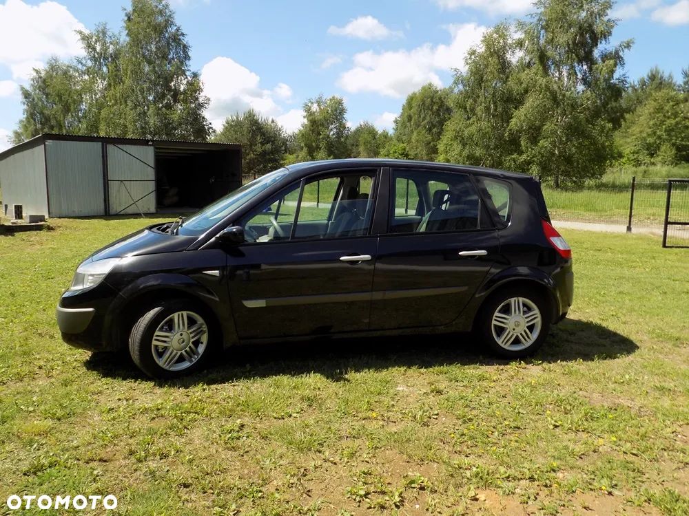 Renault Scenic 1.6 16V Luxe Privilege - 9
