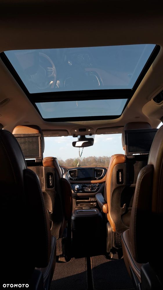 Chrysler Pacifica - 30