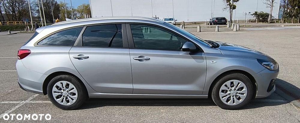 Hyundai i30 1.6 D Classic + - 17