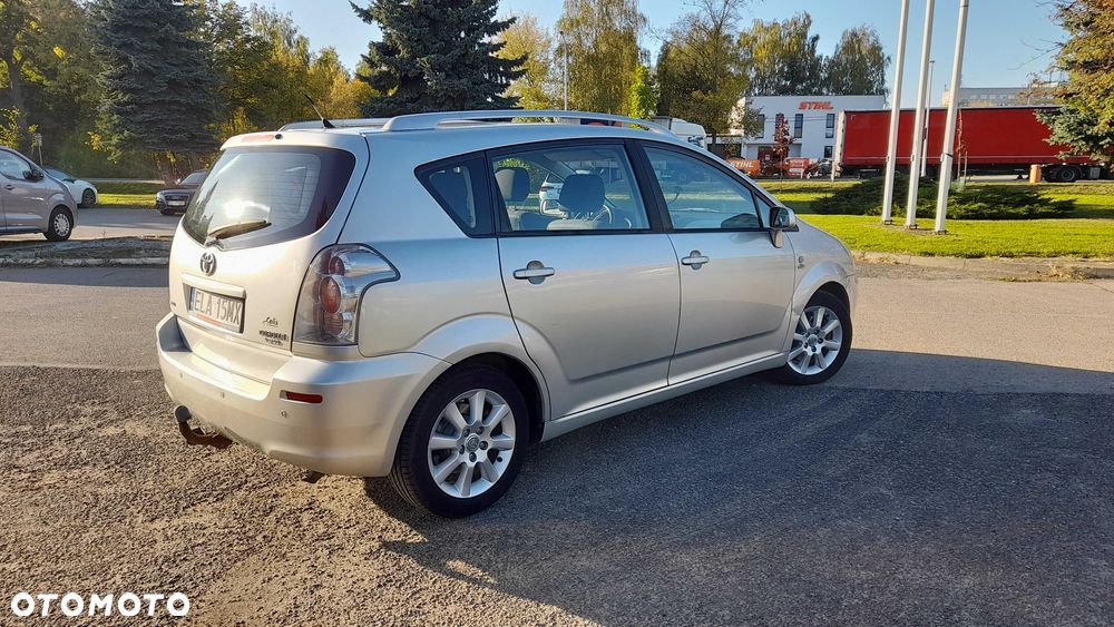 Toyota Corolla Verso - 2