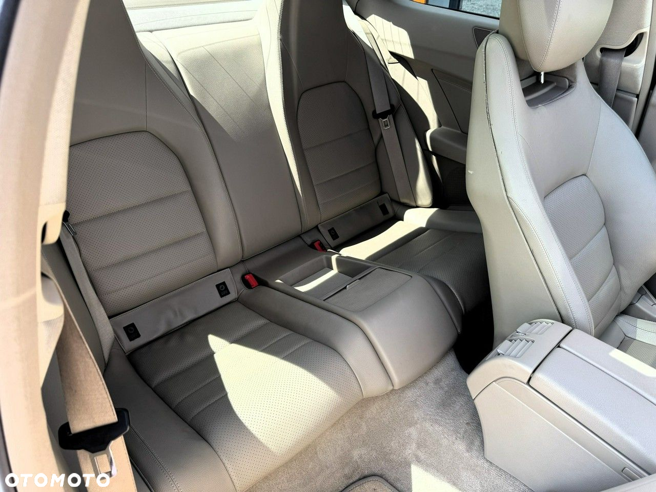 Mercedes-Benz Klasa C 250 Coupe (BlueEFFICIENCY) 7G-TRONIC - 26