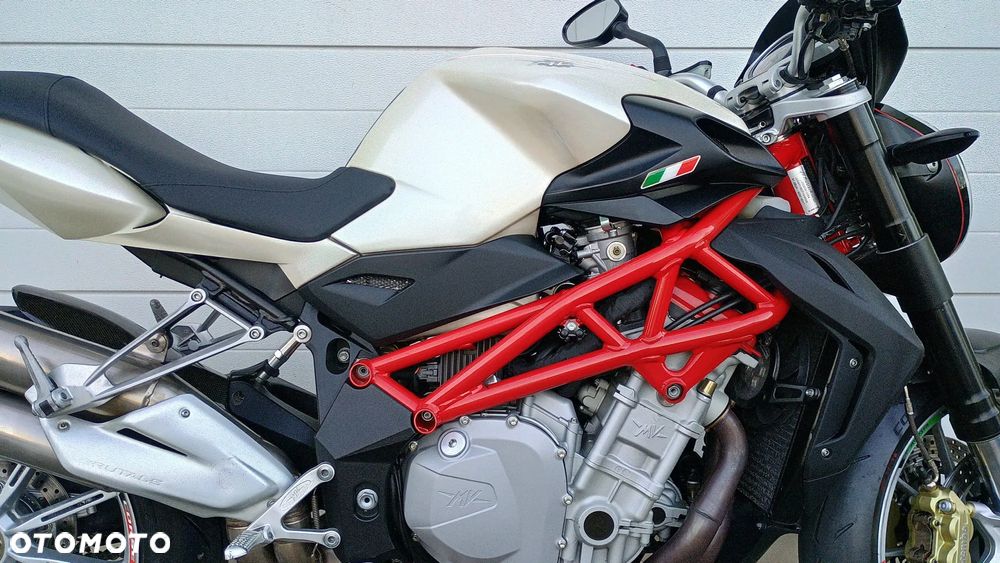 MV AGUSTA Brutale - 6