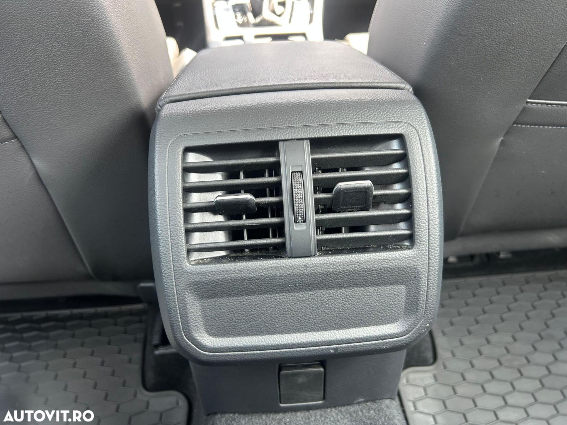 Volkswagen Passat 2.0 TDI DSG Highline - 17