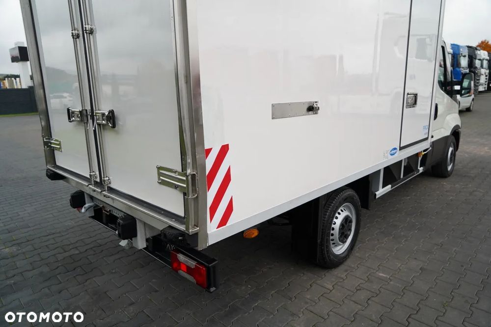 Iveco DAILY / 35-130 / HI-MATIC / CHŁODNIA  3,5 M / AGREGAT CARRIER  XARIOS 350 / KAMERA COFANIA - 12