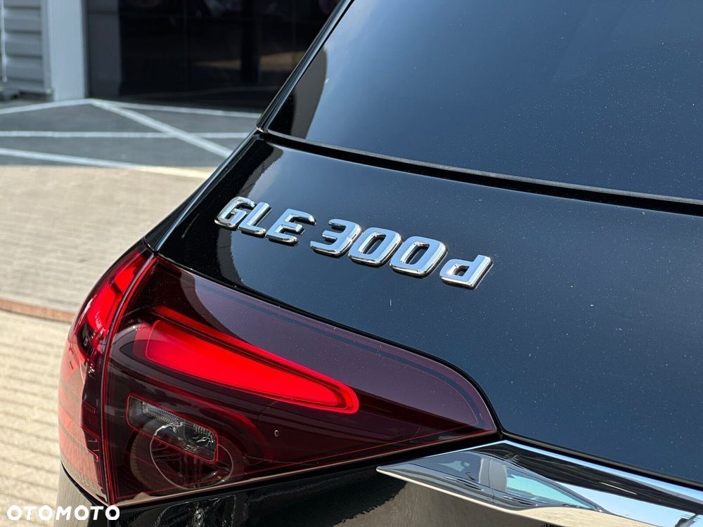 Mercedes-Benz GLE 300 d mHEV 4-Matic AMG Line - 18