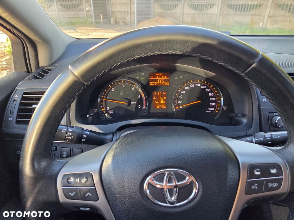 Toyota Avensis 2.0 D-4D Sol - 11