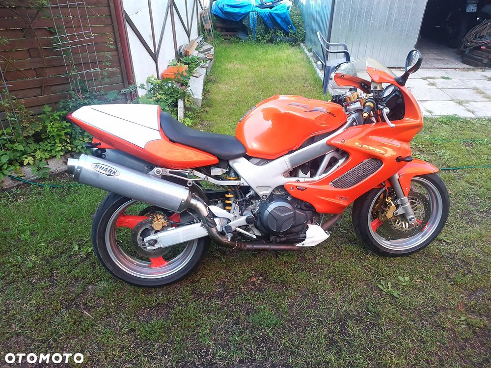 Honda VTR - 9
