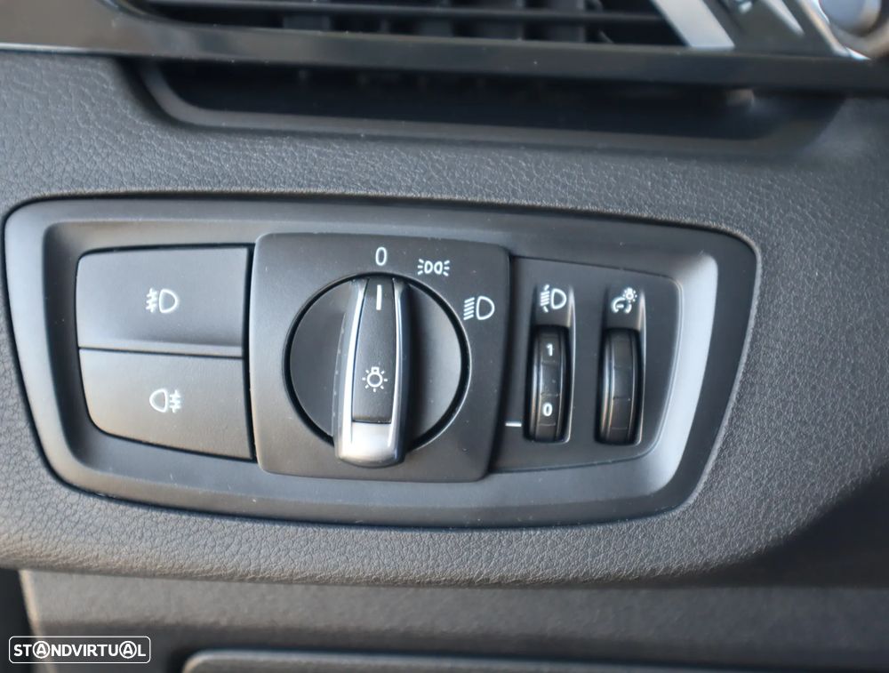 BMW X1 16 d sDrive Auto - 31