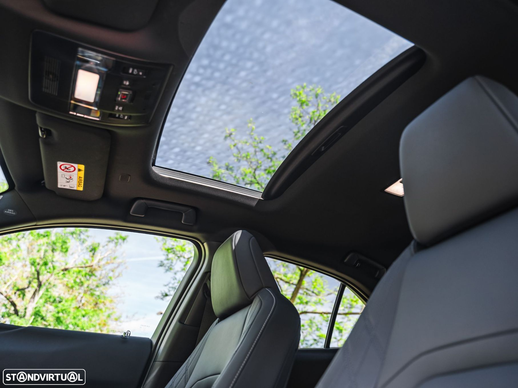 Lexus UX 250h - 21