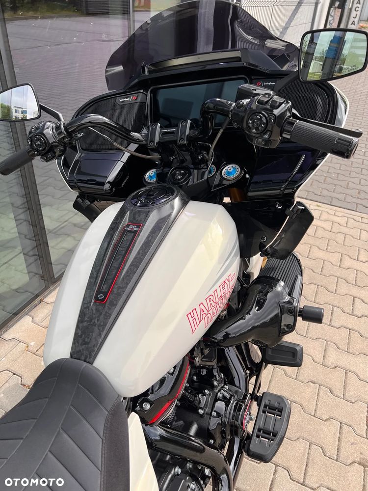 Harley-Davidson Touring Road Glide - 4
