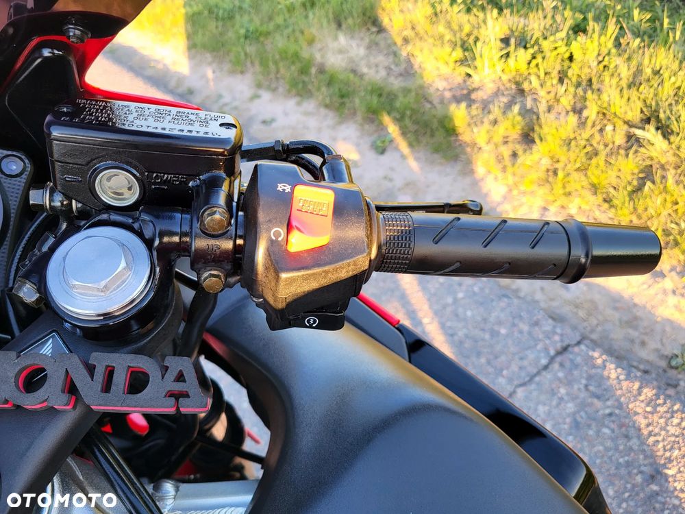 Honda CBR - 33