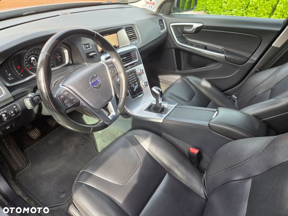 Volvo V60 D3 Drive-E Momentum - 11