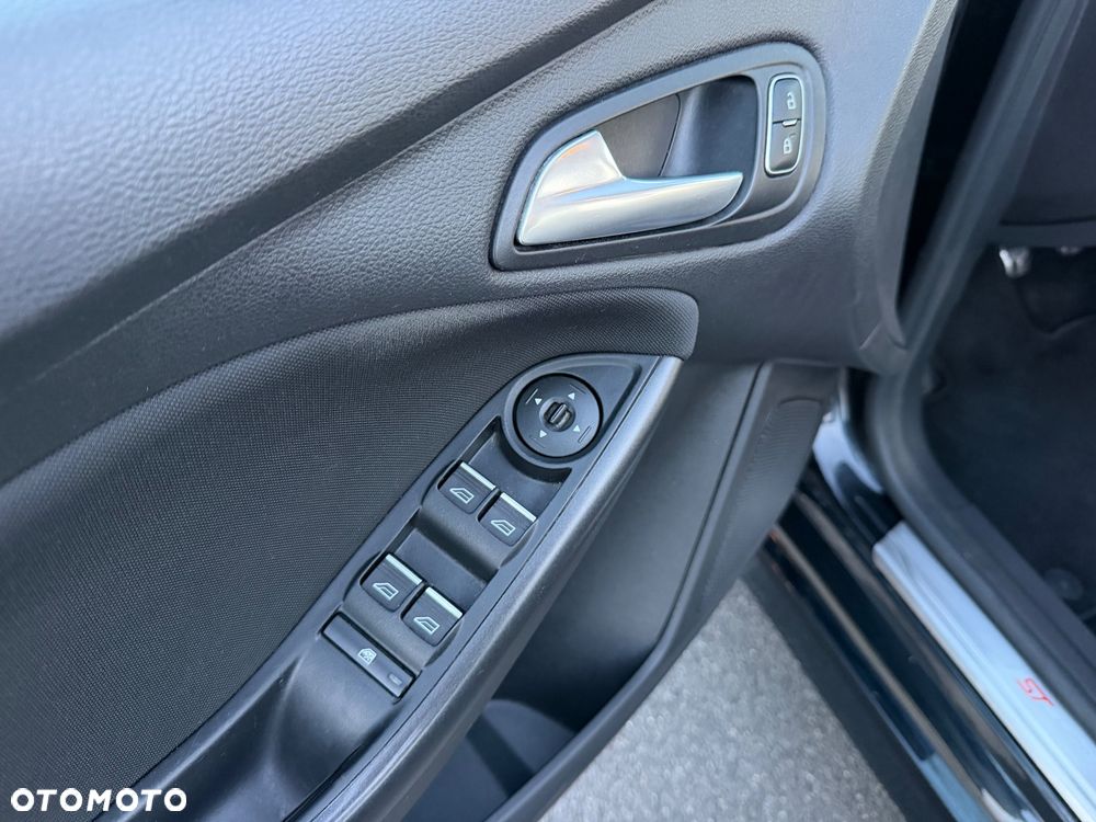 Ford Focus 1.0 EcoBoost ST-Line ASS - 22
