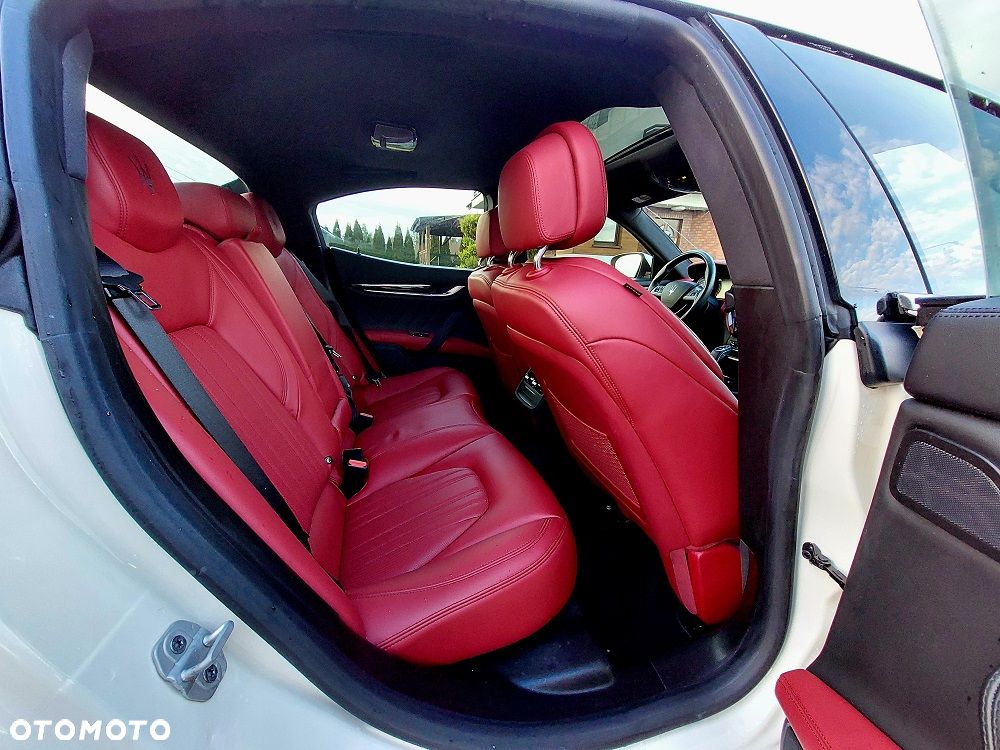 Maserati Ghibli GranSport - 20