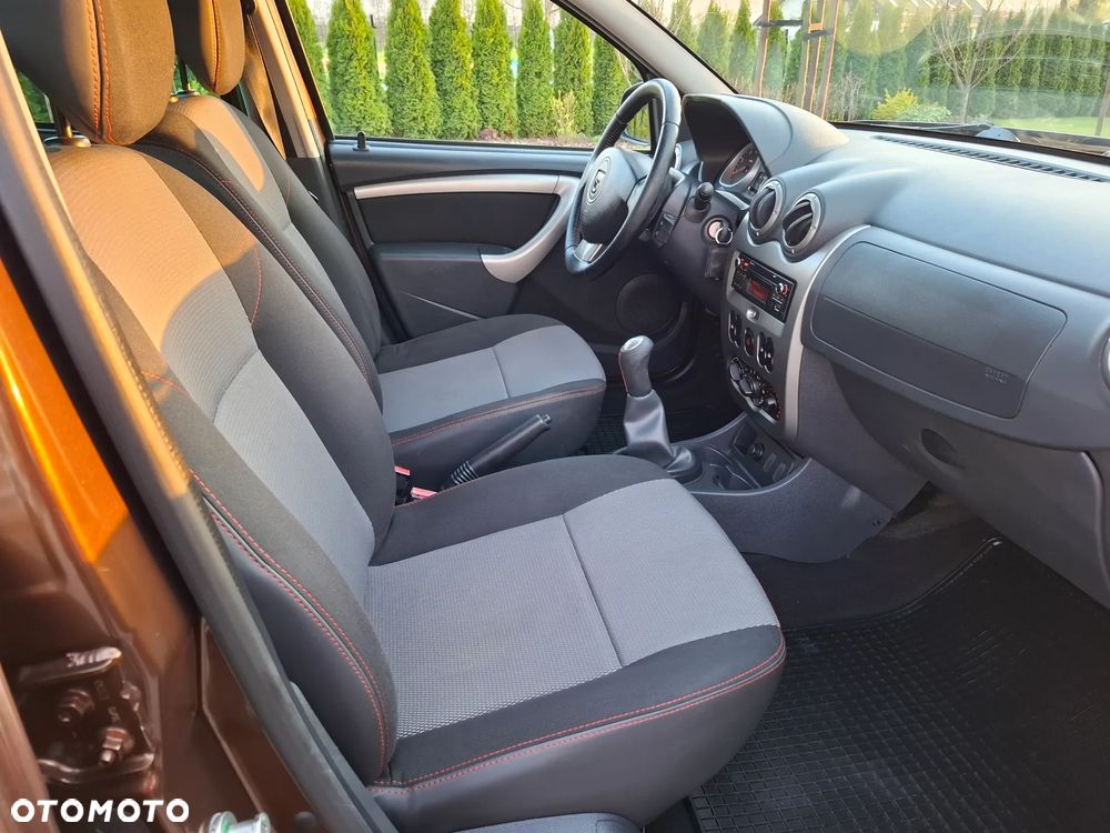 Dacia Duster 1.6 16V 105 4x2 Celebration - 38