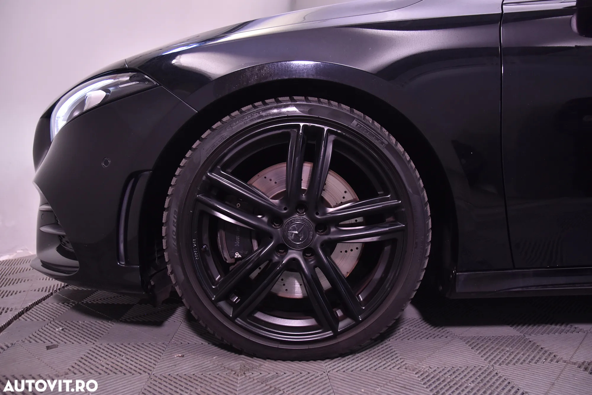 Mercedes-Benz A 250 4Matic 7G-DCT AMG Line - 13