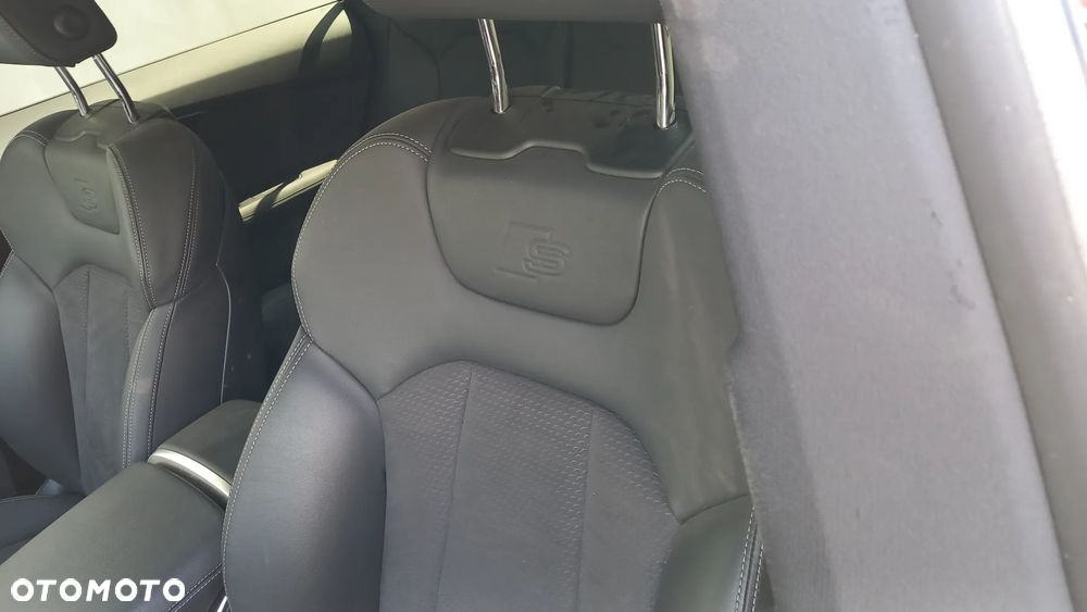 Audi Q8 - 8