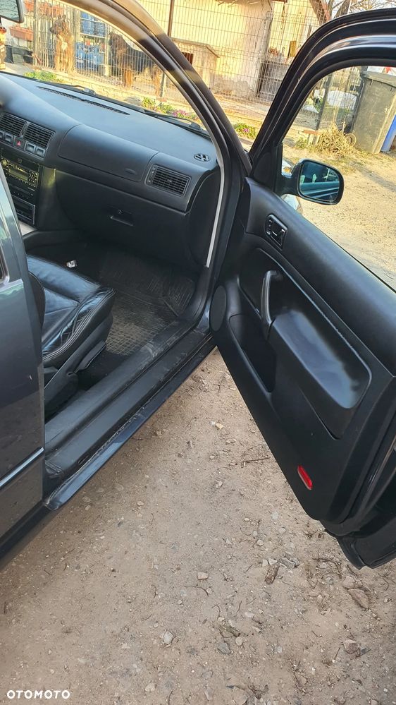 Volkswagen Golf 1.6 - 13