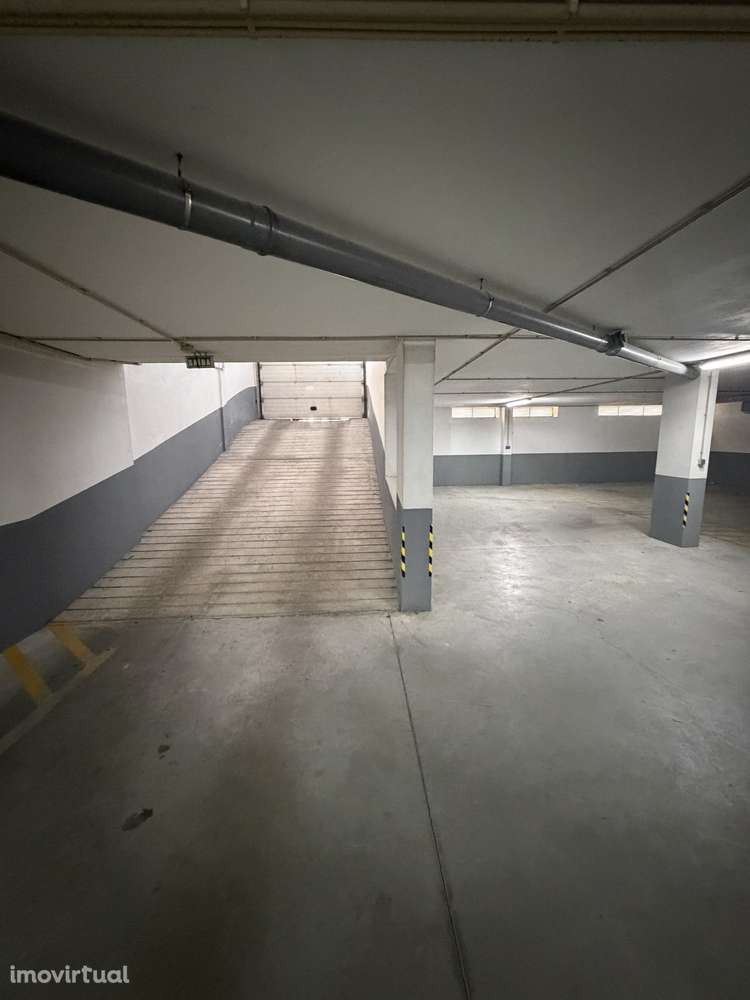 2 LUGARES DE ESTACIONAMENTO * Junto Faculdade Fernando Pessoa - Grande imagem: 3/5