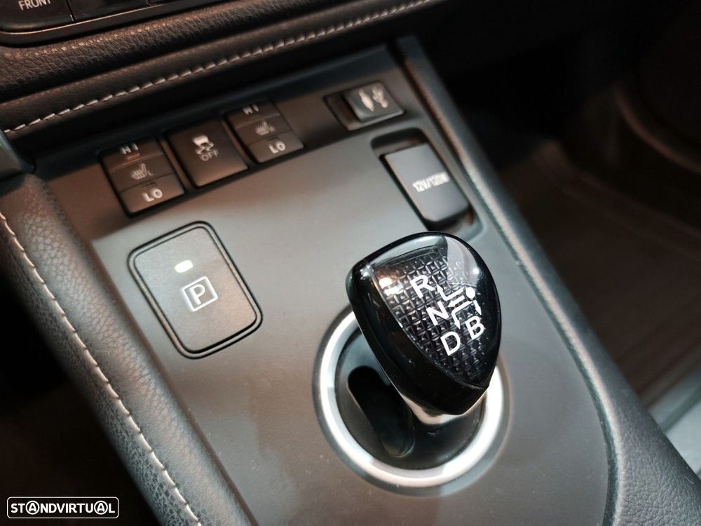 Toyota Auris Touring Sports 1.8 HSD Exclusive+Navi - 30