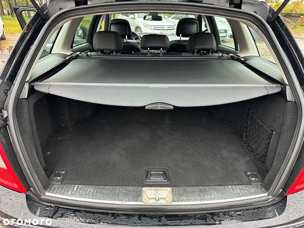 Mercedes-Benz Klasa C 180 T BlueEFFICIENCY 7G-TRONIC Avantgarde - 32