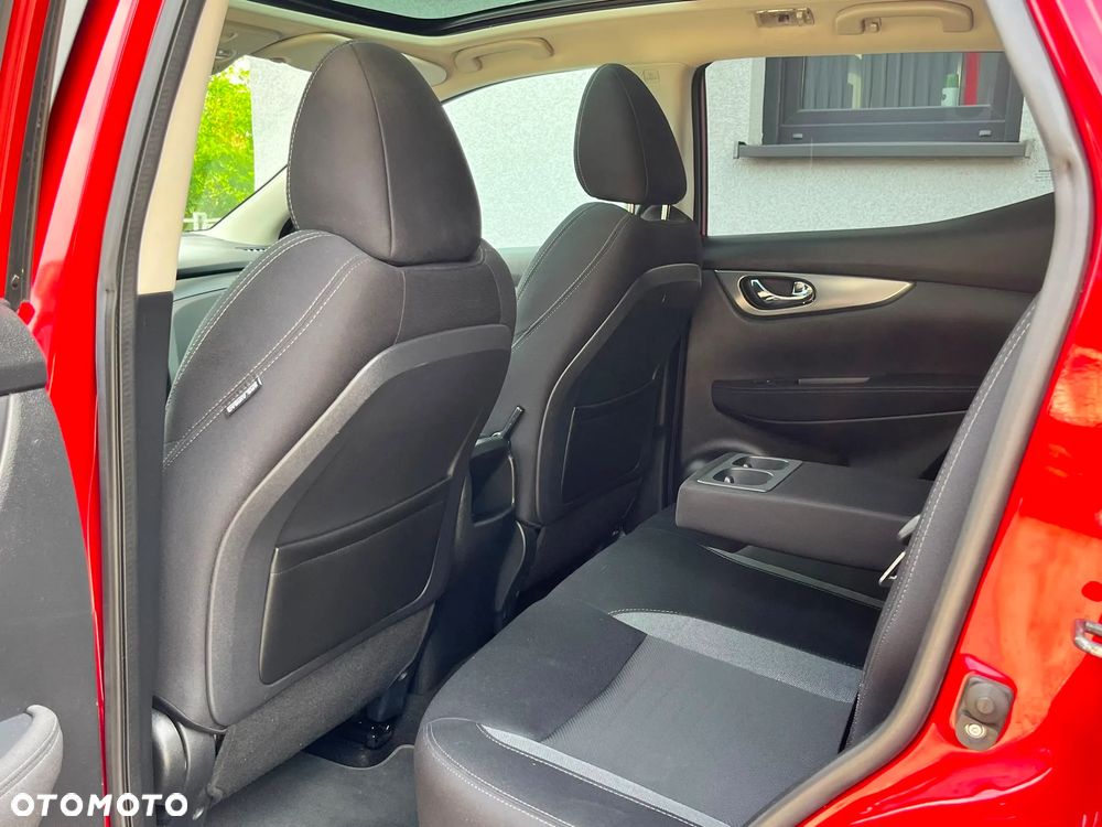 Nissan Qashqai 1.6 DIG-T N-Connecta - 24