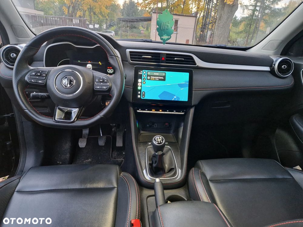 MG ZS - 16
