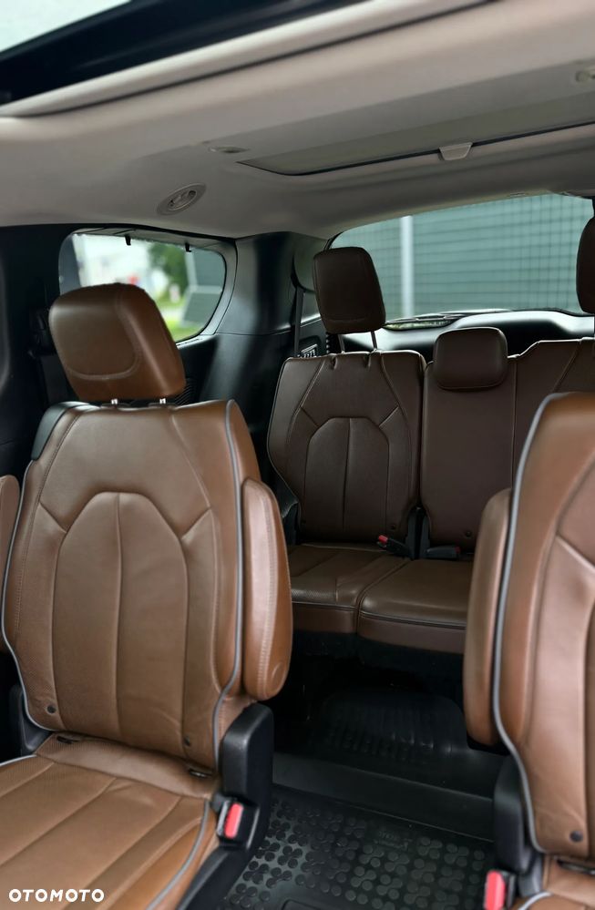 Chrysler Pacifica - 7