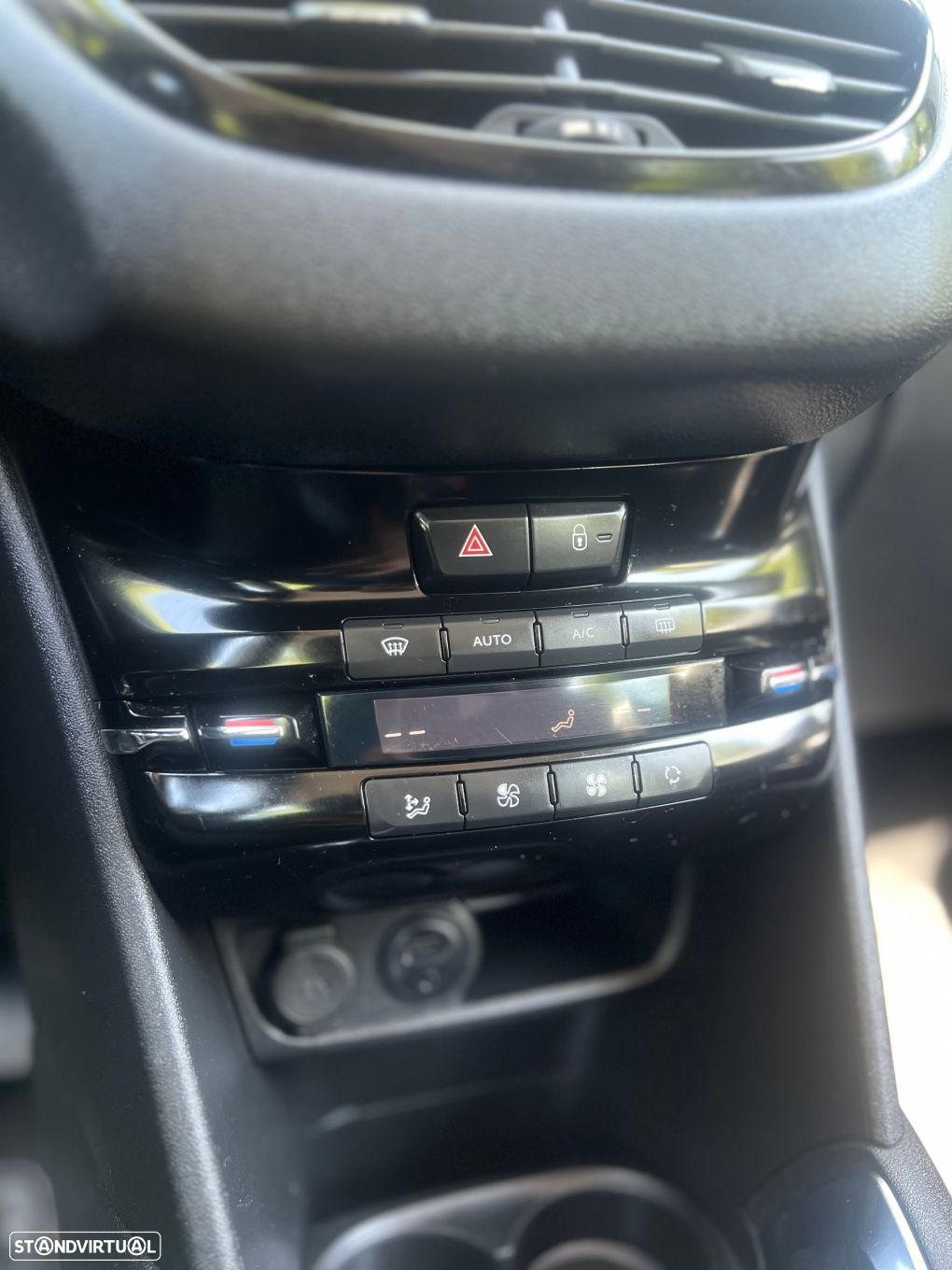 Peugeot 208 1.2 PureTech Allure - 15