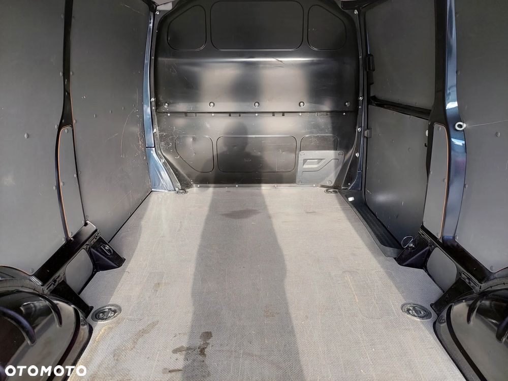 Volkswagen Transporter - 29